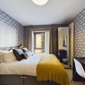Donegall Sq At Gate, Centre Apartment Belfast