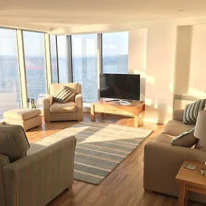 Western Harbour Apartment Edinburgh